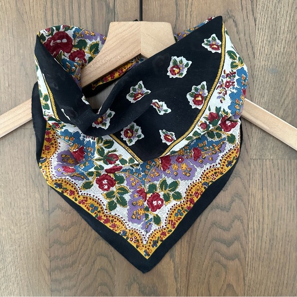 Souleiado Accessories - SOLD Souleiado Provencal Cotton Floral Printed Scarf in Red Multicolor 18.25"